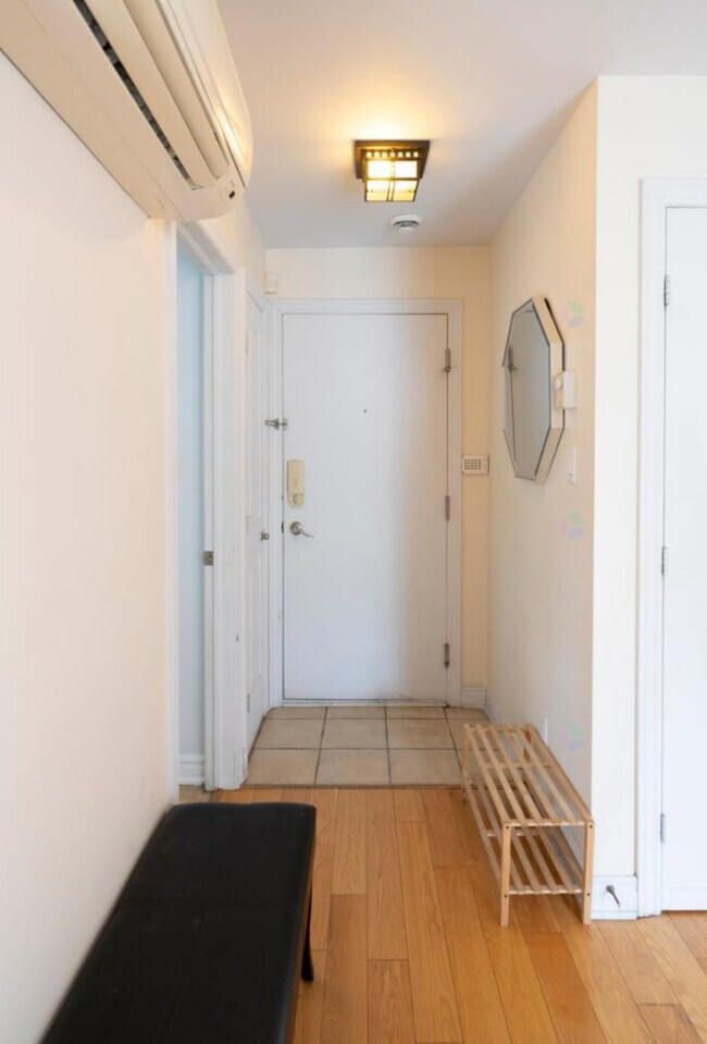 Photo du bâtiment - 7923 Ch Westover