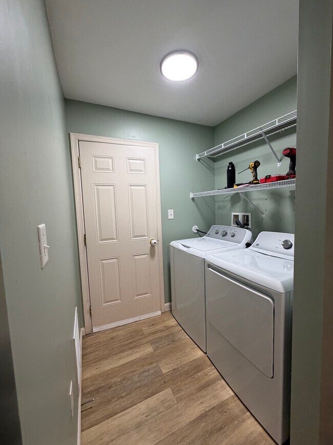 Foto del edificio - 504 W Perry St