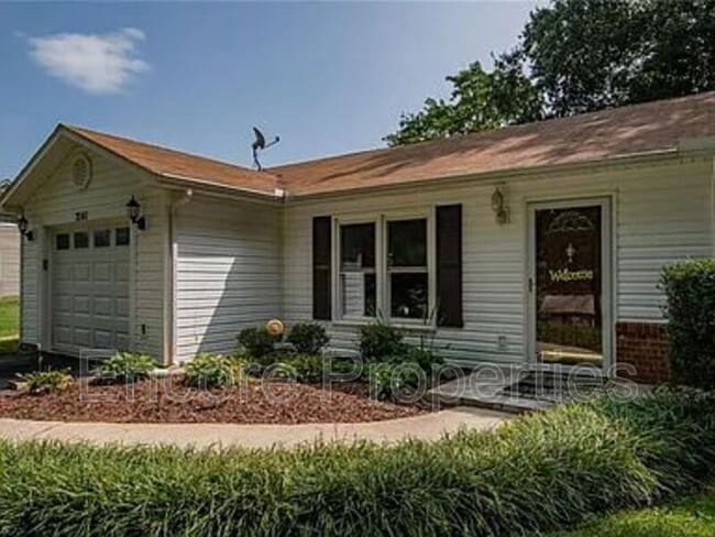 Foto del edificio - 2141 Stonehaven Rd