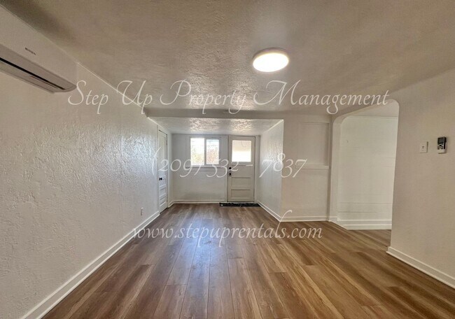 Foto del edificio - Updated 1 Bedroom All Electric Apartment Near Downtown Sonora!