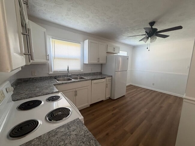 Photo - 1307 E Moody Moody Ave, Knoxville, TN 37920 House