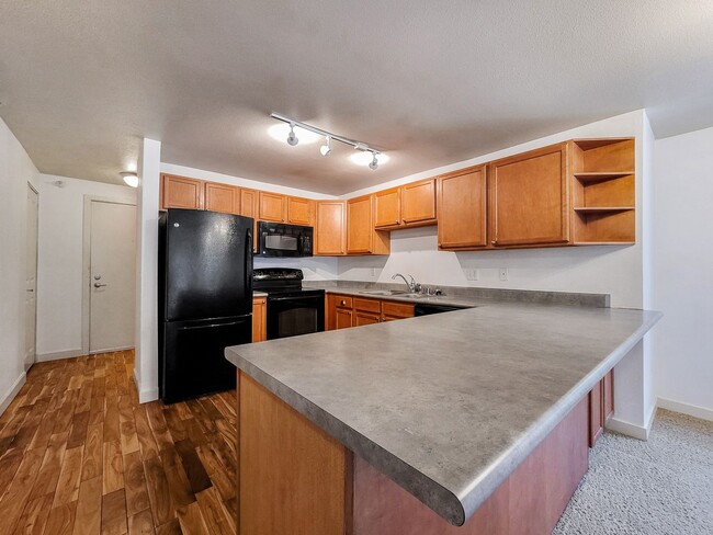 Building Photo - Top Bright unit in Arrington Place near Ol...