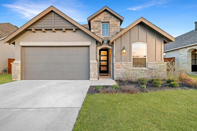 Building Photo - 124 Rosebush Dr