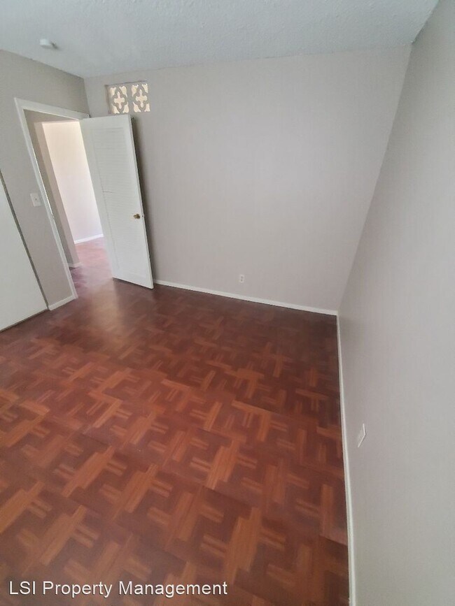 Foto del edificio - 1541 E Harmon Ave