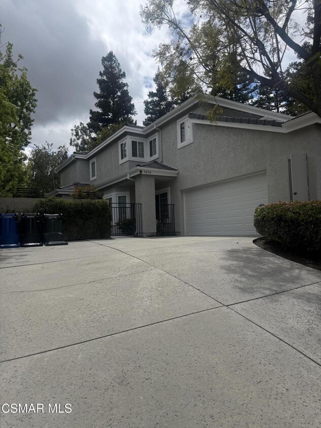 Foto principal - 5694 Tanner Ridge Ave