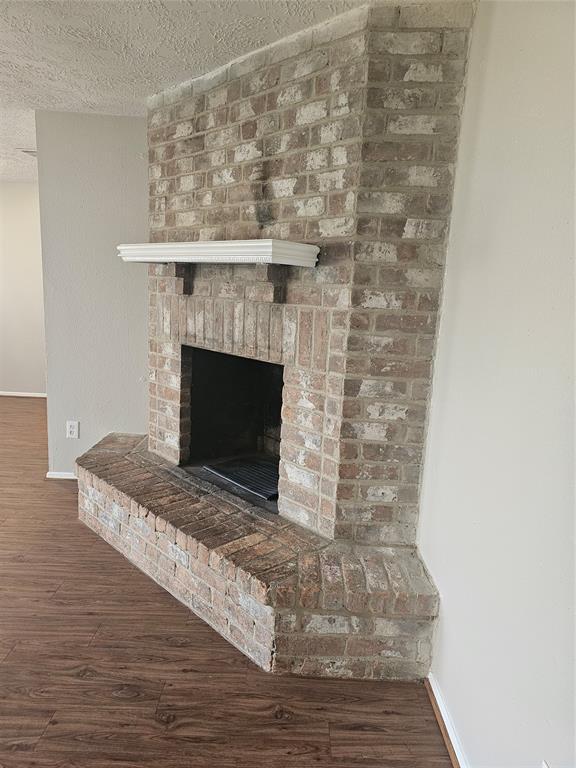 Building Photo - 2714 Lower Valley Dr