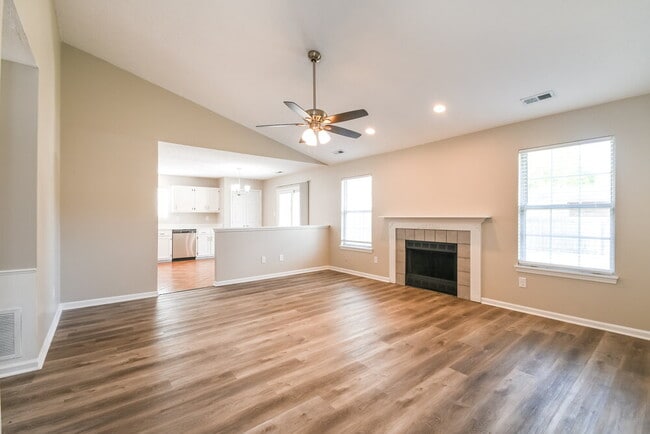 Building Photo - 14 Lake Dr N