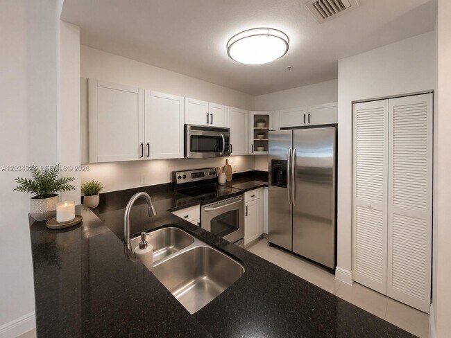 Foto del edificio - 652 NE 63rd St
