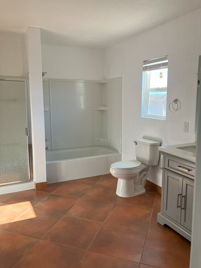 Foto del edificio - 7616 Stadler Ave NW