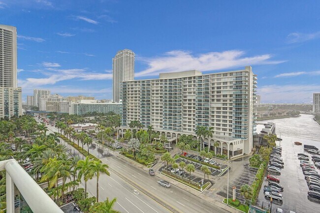 Foto del edificio - 3725 S Ocean Dr
