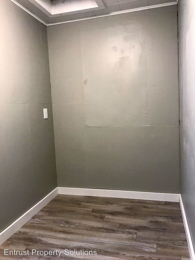 Building Photo - 3 br, 1 bath House - 1101 S Fort St