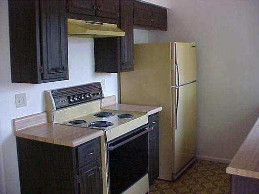 Building Photo - 6414 S Lakeshore Dr