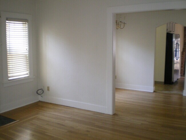 Foto del edificio - 2BR/1BA Willow Glen Home on Tree Lined Street
