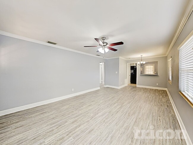 Foto del edificio - 225 W King St