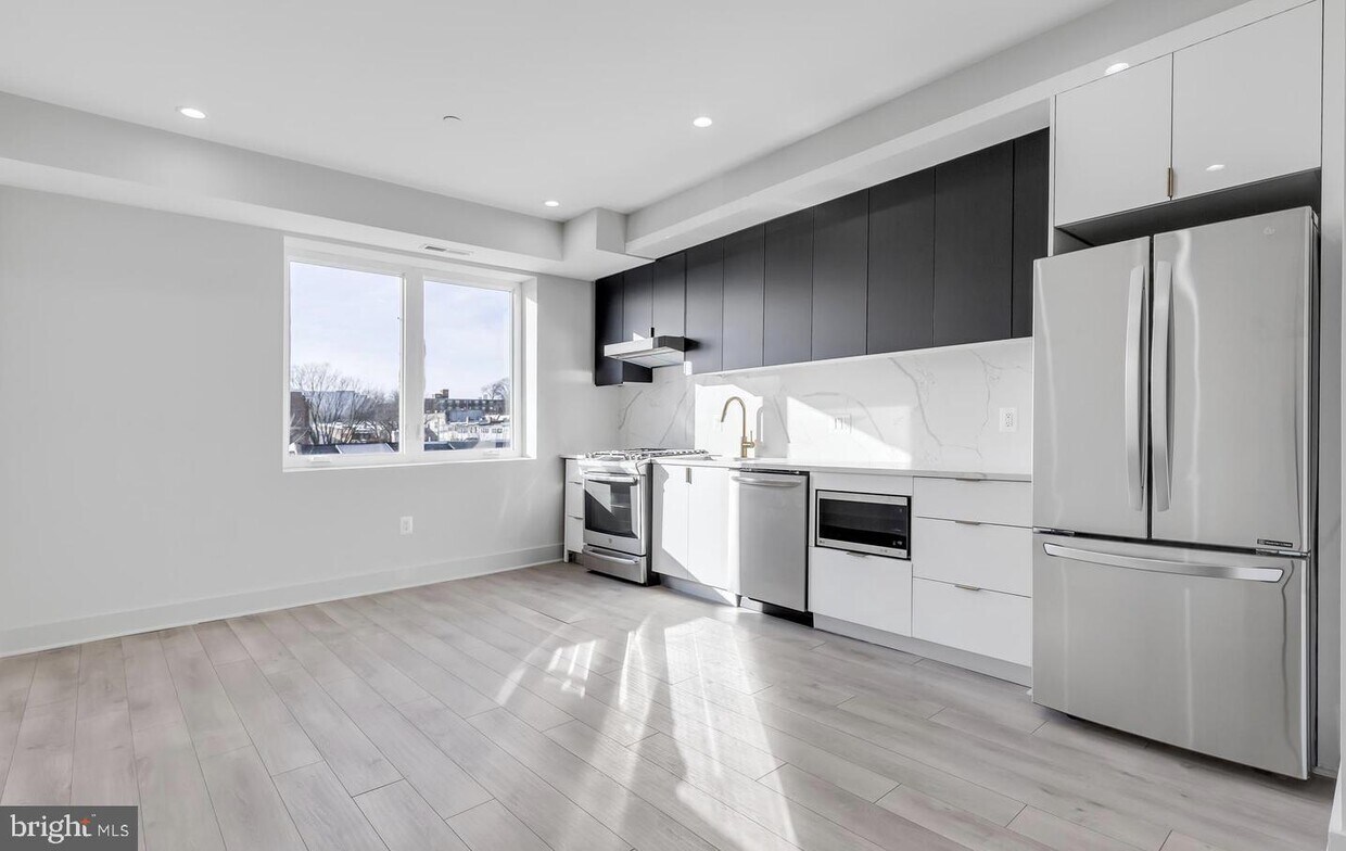 Foto principal - 839 Kennedy St NW