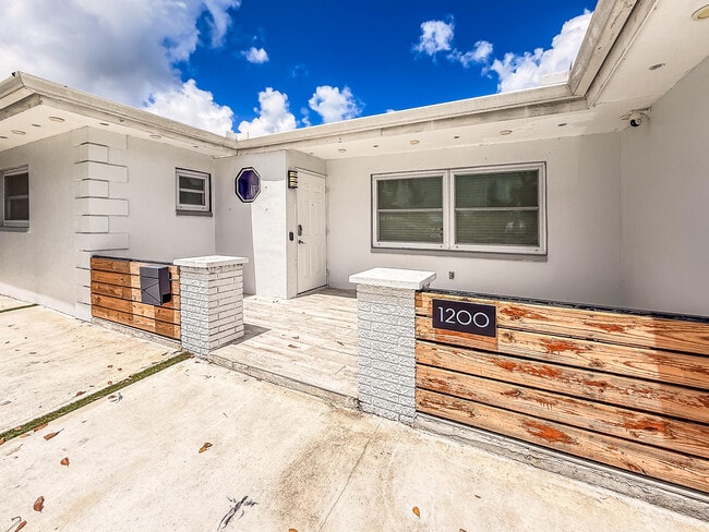 Building Photo - 1200 NW 76th Ave
