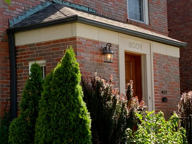 Foto del edificio - 8008 Delmar Blvd