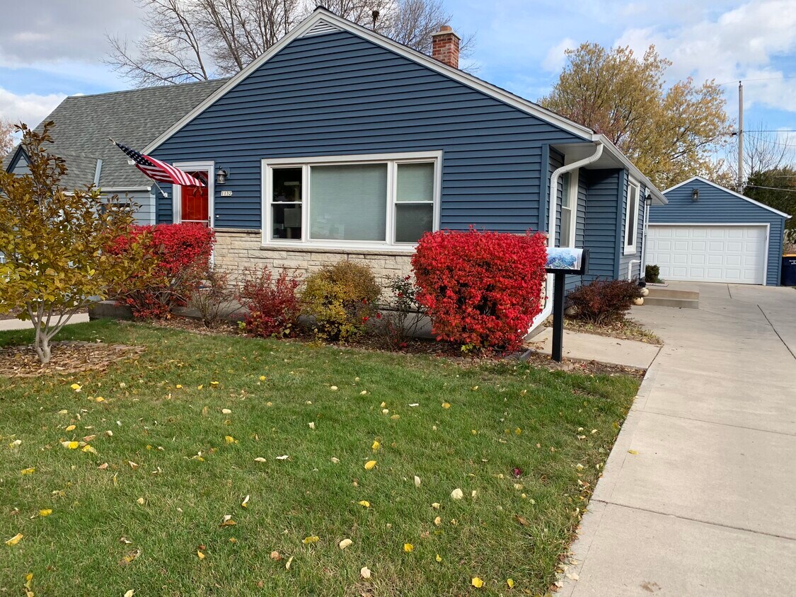 1132 S 90th St, West Allis, WI 53214 House Rental in West Allis, WI