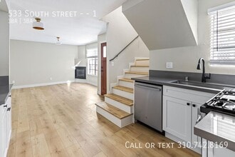 Building Photo - 533 South St