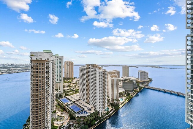 Foto del edificio - 465 Brickell Ave