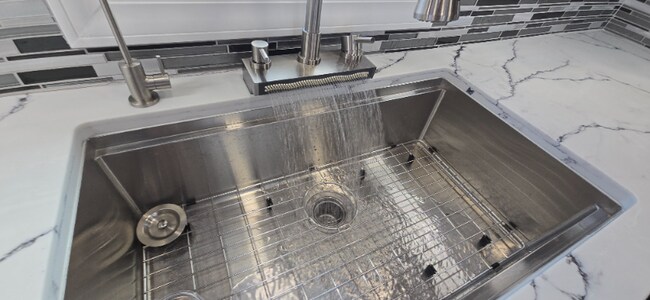 Foto del edificio - 4901 Bamber Valley Rd SW