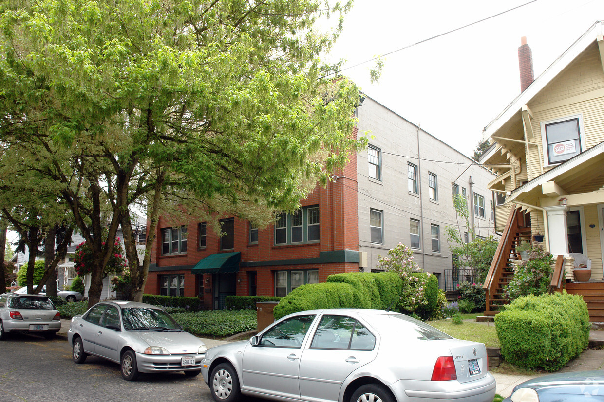 Building Photo - Broadmore Apartments