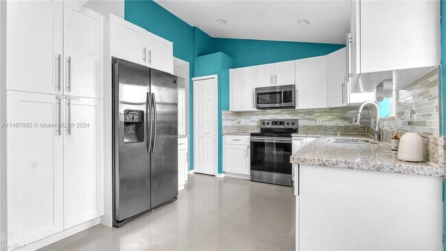 Building Photo - 3 br, 2 bath House - 452 SE 20th Dr
