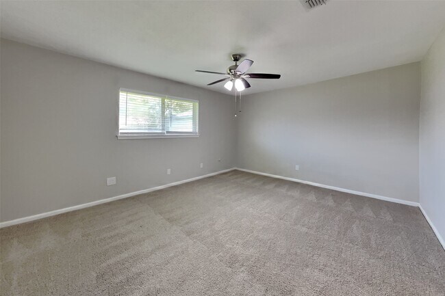 Building Photo - 1920 Crooked Creek Ln