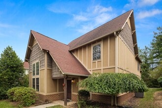 Building Photo - 8 Trafalgar Cir