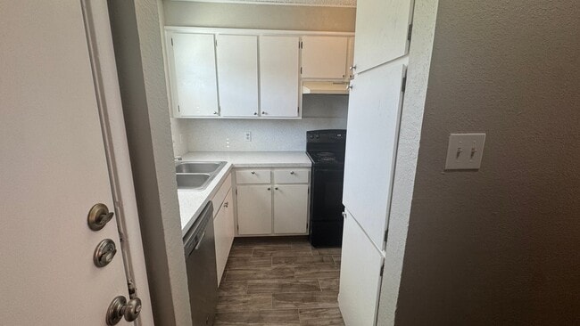 Building Photo - 3813 Coates Cir