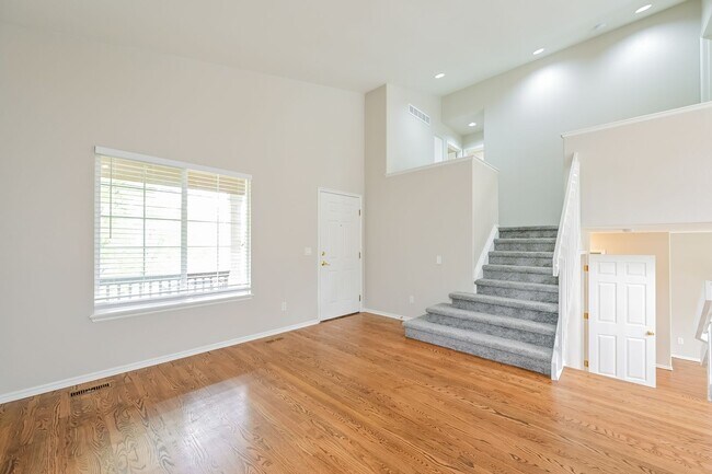 Building Photo - 9605 Parramatta Pl