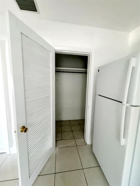 Foto del edificio - 8990 SW 25th St