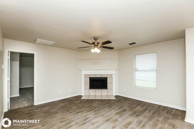 Foto del edificio - 12701 Carpenter Ln