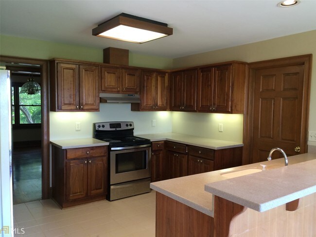Foto del edificio - 2385 White Rd NE