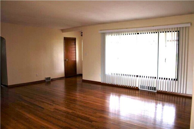 Foto del edificio - 4040 W 10th St
