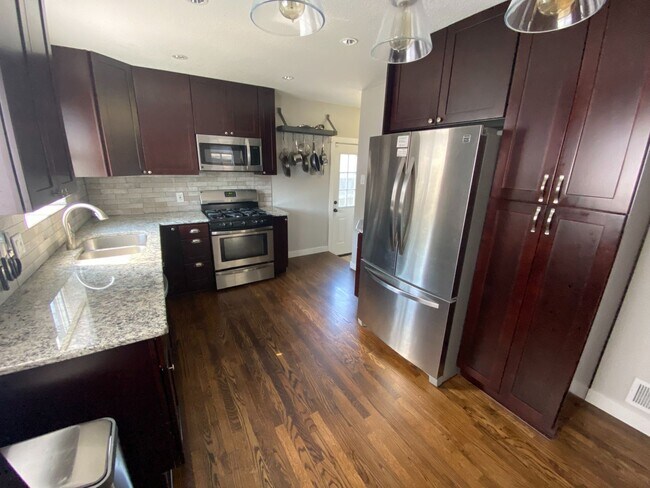 Building Photo - Great Home Close to Downtown - License #20...