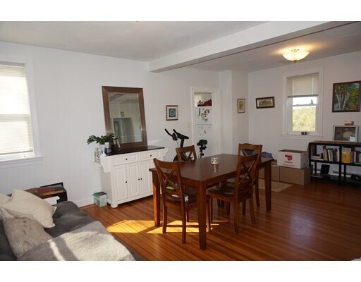 Foto del edificio - 89 Pleasant St S