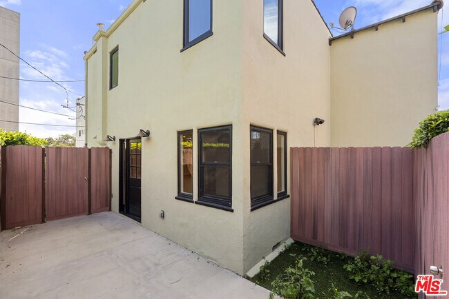 Foto del edificio - 838 Hilldale Ave