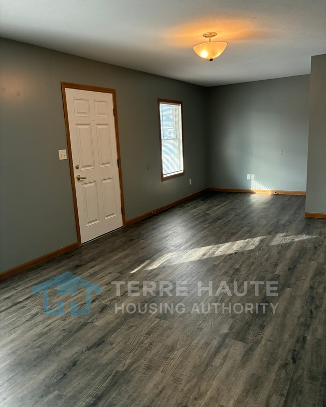 Family Room - 2300 Spruce St