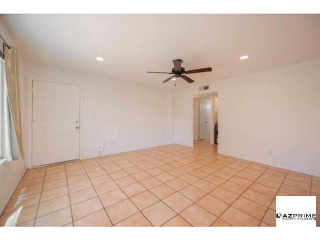 Building Photo - Discover comfortable living in this 3/2 home in the heart of Tempe!