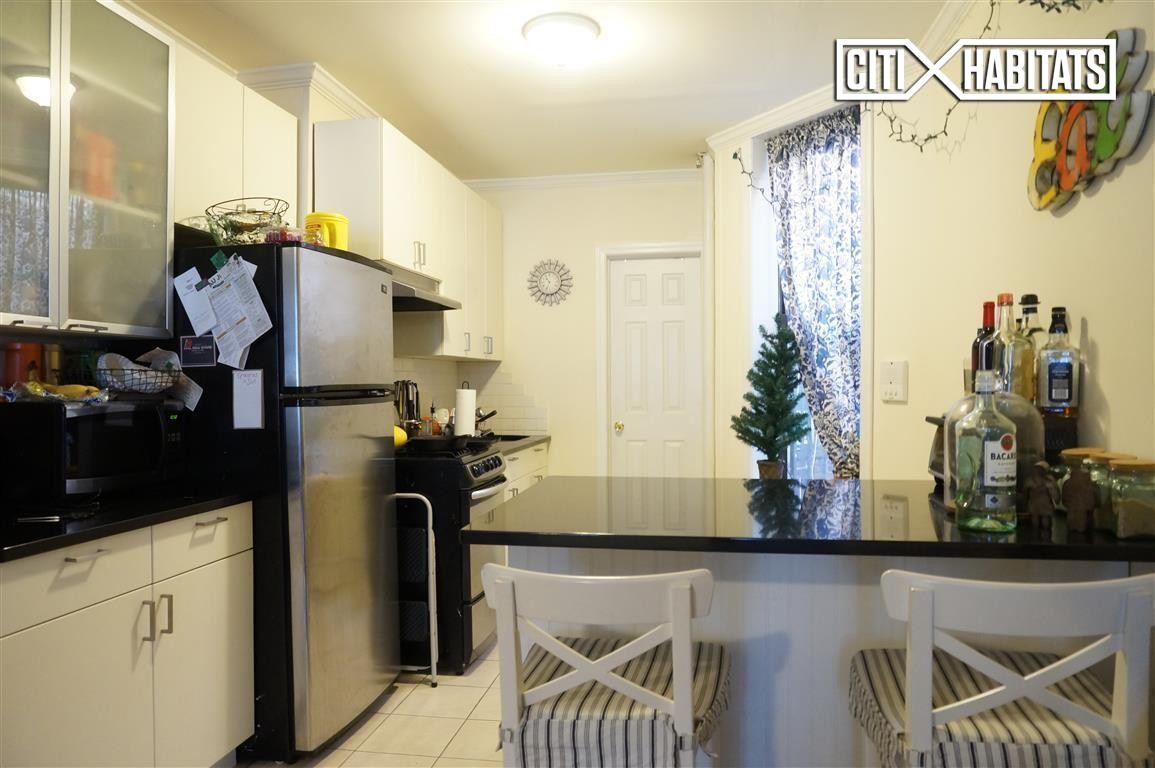 Foto del edificio - 311 E 93rd St