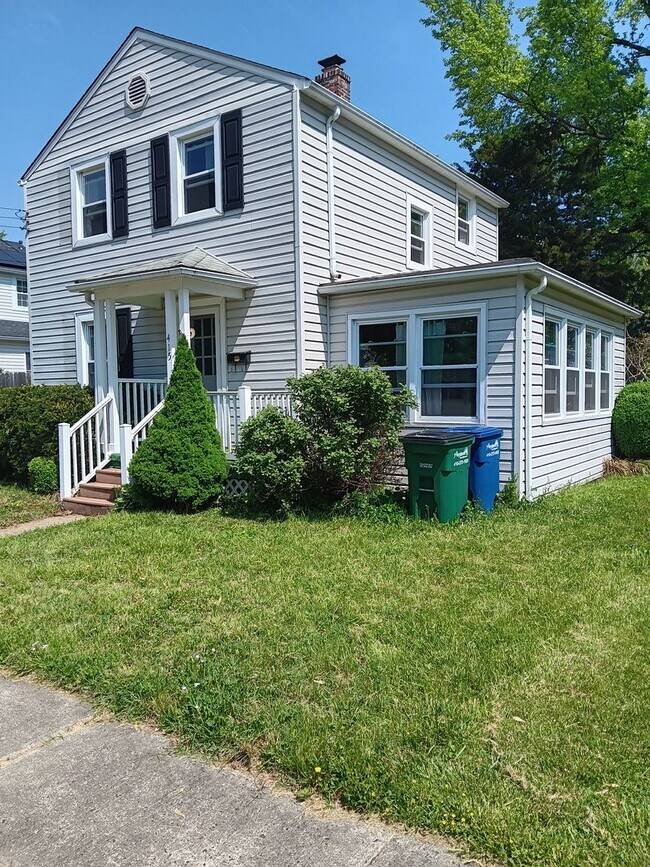 Foto del edificio - 2 Bedroom, 1 Bath Single Family Home on Cu...