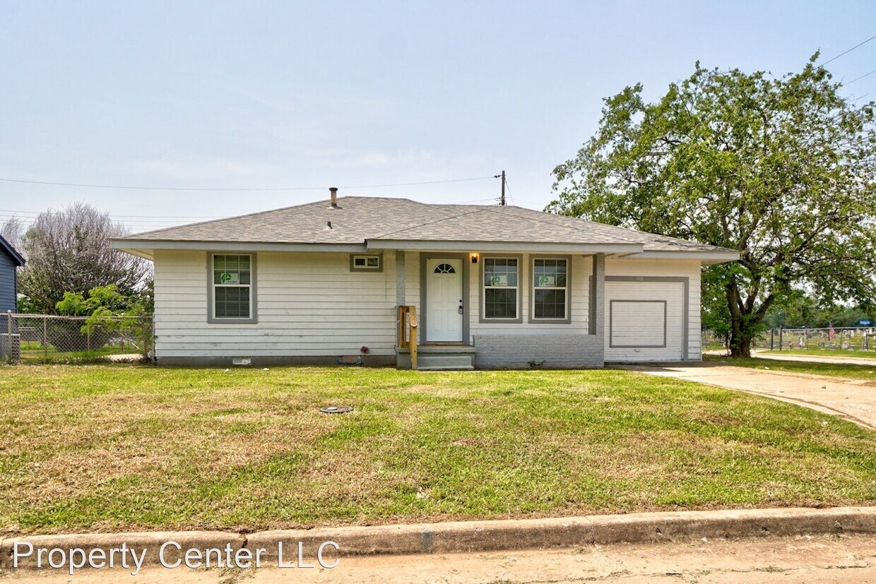 3 br, 1 bath House 1201 Mark St House Rental in Shawnee, OK