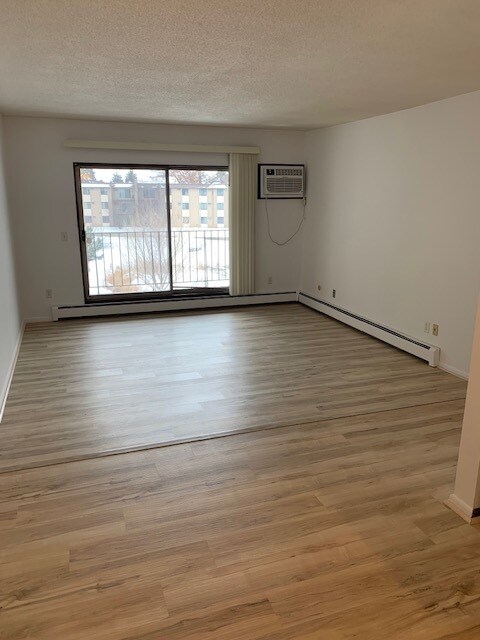 Foto del edificio - 1640 Highway 36 W