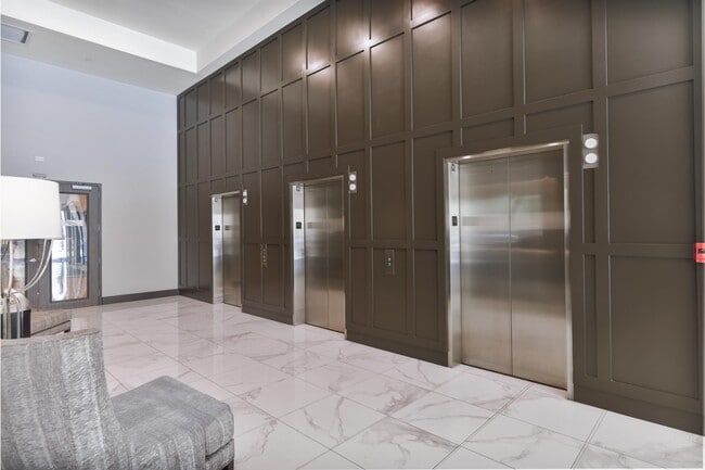 Foto del edificio - 610 E Market St