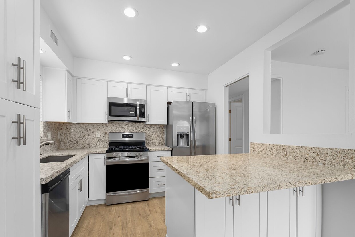 Primary Photo - Fern Street Duplex