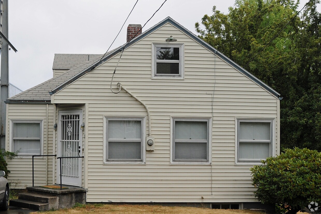 Building Photo - 7934 SW Barbur Blvd