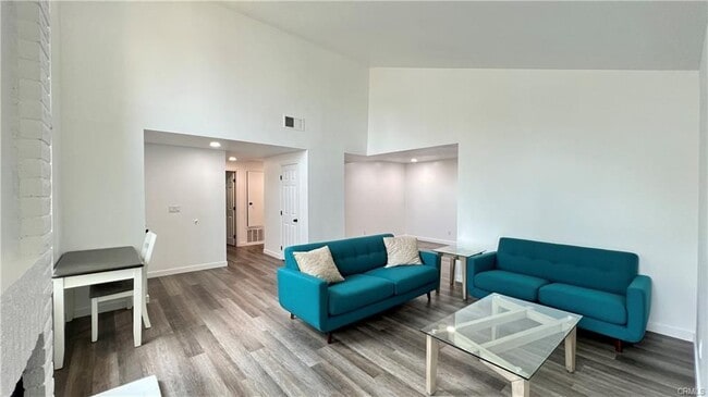 Building Photo - 2061 W Redlands Blvd