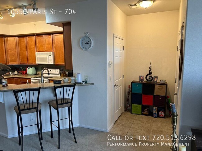 Building Photo - Spacious Two Bedroom Townhome