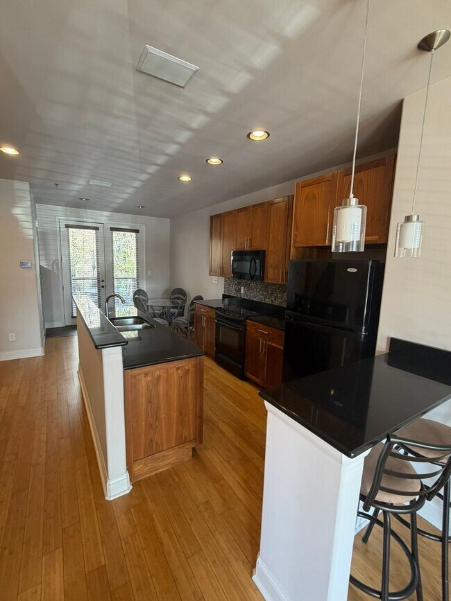Foto del edificio - Urban Lofts Avaliable Now